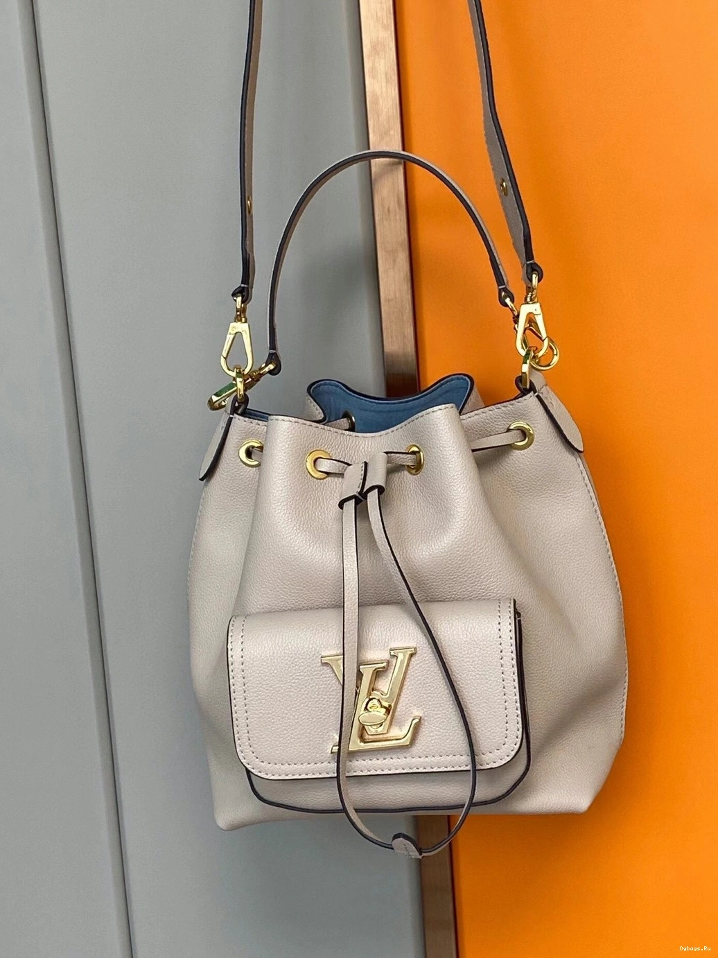 BUCKET LOCKME LOUIS VUITTON 1218